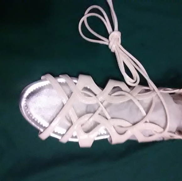 Women's shoes - Picture 3 of 3